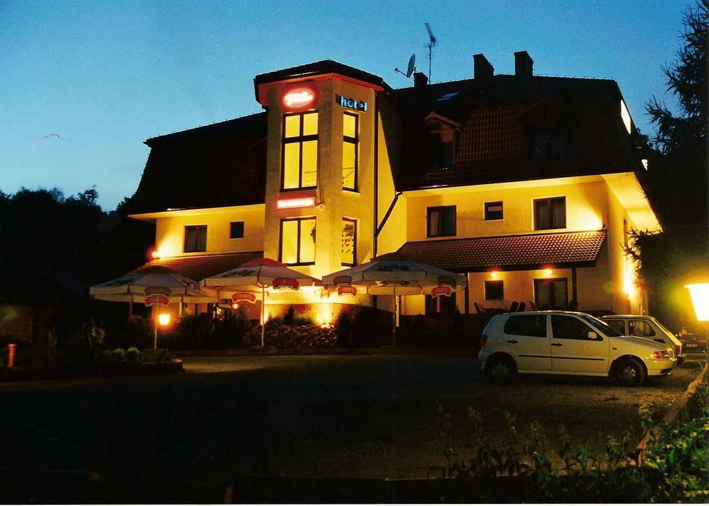 Hotel Twardowski Głogoczów Exterior foto